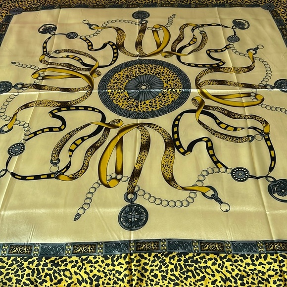 R-2246-Women’s Scarf Yellow Gray And Cream Colors NWT - Picture 5 of 9